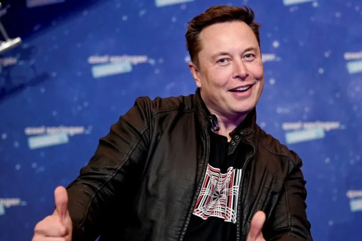 a história do elon musk bilionário criador da tesla, space x, neuralink e agora dono do twitter, novo x